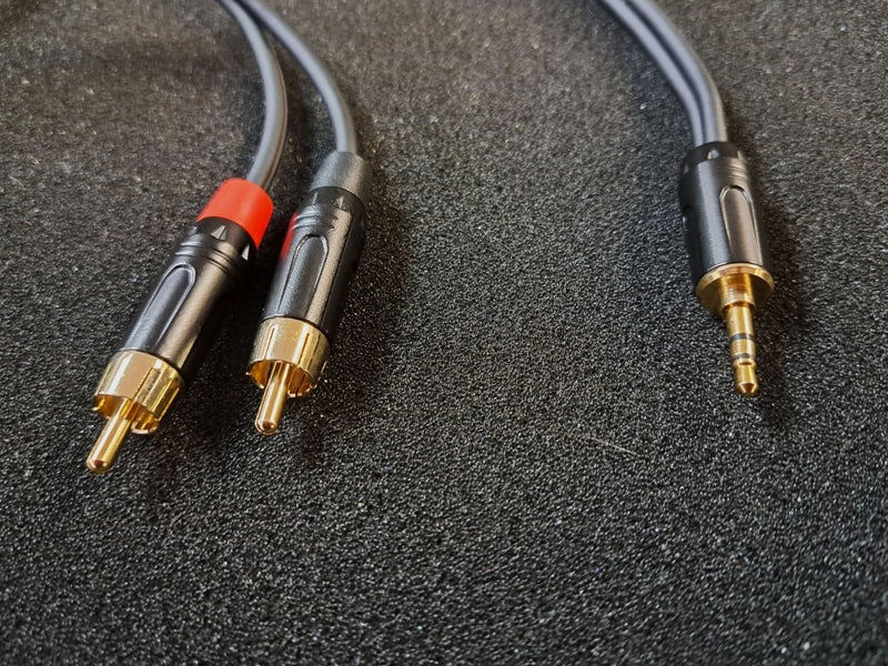 1m Aux Audio 3.5mm Stereo to 2 RCA Y Cable (CB-97) Carousel 2