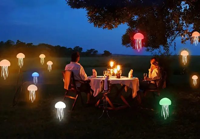 Modern Jellyfish Table Lamp - white Carousel 3