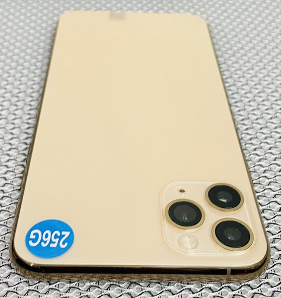 SALE ! iPhone 11 Pro Max 256GB Gold Carousel 1