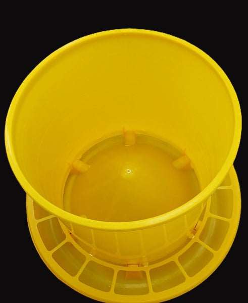 Poultry Feeder 40kg Carousel 2