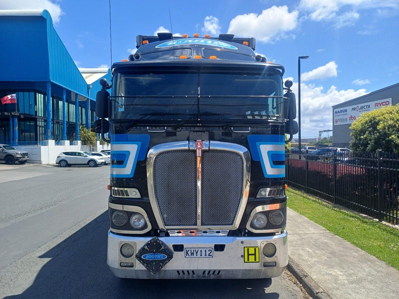 2017 Kenworth K200 14 Pallet Curtainsider62867854323713111