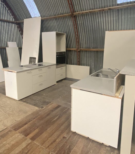 Recycled Galley Kitchen #4001 Carousel 1