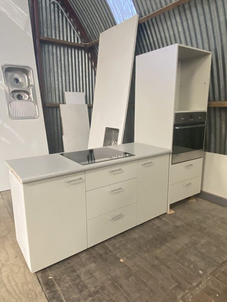 Recycled Galley Kitchen #4001 Carousel 2