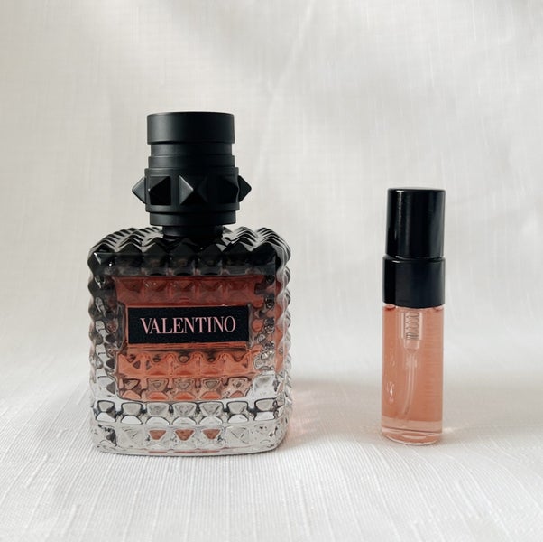 Valentino Donna Born in Roma Intense | 3 ml decant sample Carousel 1