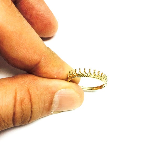 14K Gold Tiara Crown Design Ring, Size 7 Carousel 4
