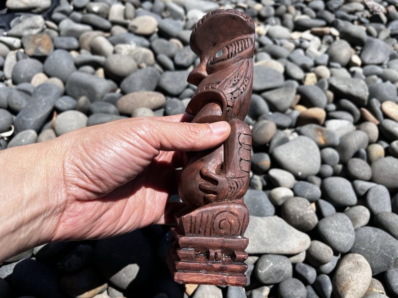 Maori Tekoteko Figurine Statue Resin Wood-effect Paua Eyes Sculpture Carousel 2