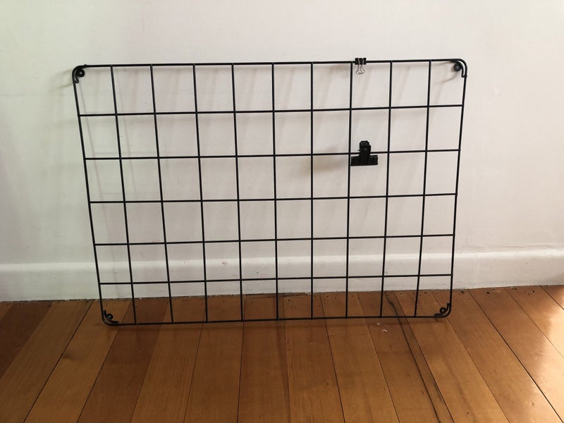 Black metal wall grid: hanging board Carousel 1
