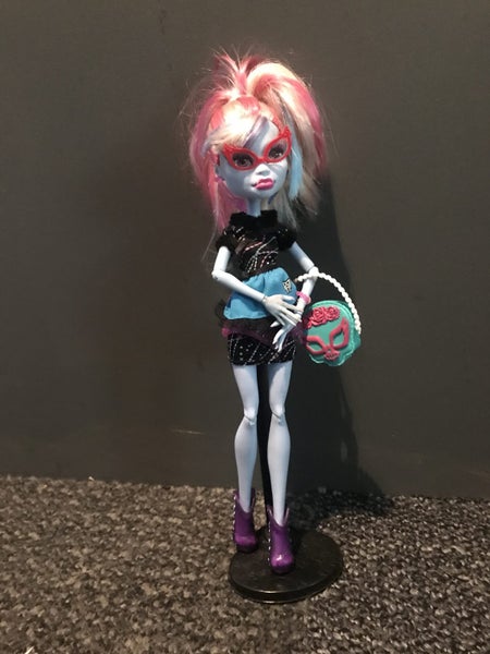 Monster High Doll Carousel 1