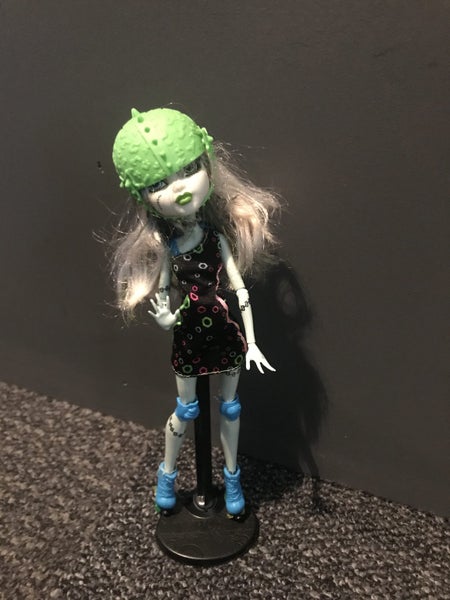 Monster High Doll Carousel 1