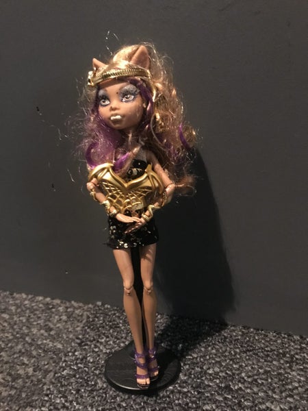 Monster High Doll Carousel 1