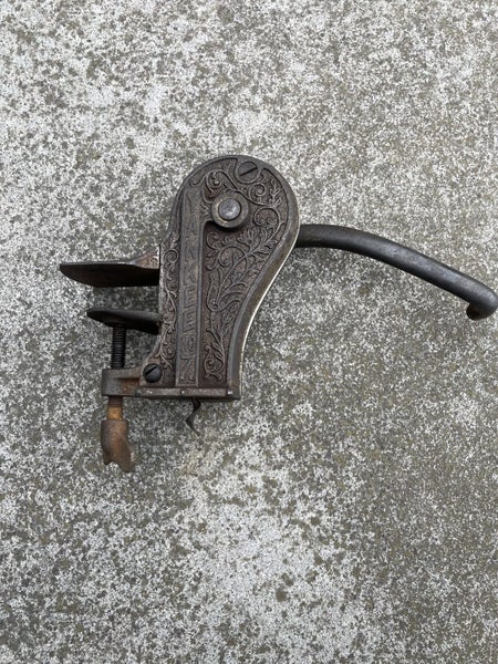 Antique Yankee No. 7 Cast Iron Clamp-On Corkscrew Wine Bottle Opener Carousel 1