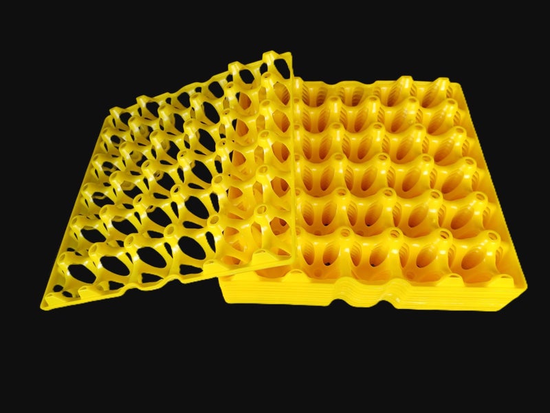 EGG TRAY PLASTIC REUSABLE YELLOW X 5 Carousel 1