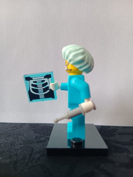 Lego minifigure Surgeon series 6 Carousel 2