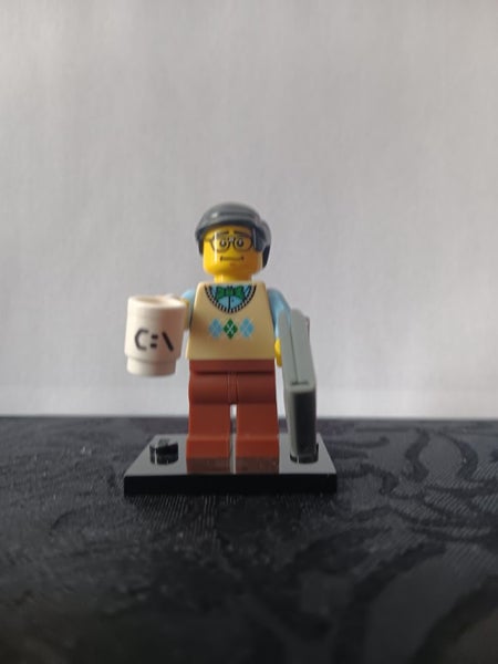 Lego minifigure Computer programmer series 7 Carousel 1
