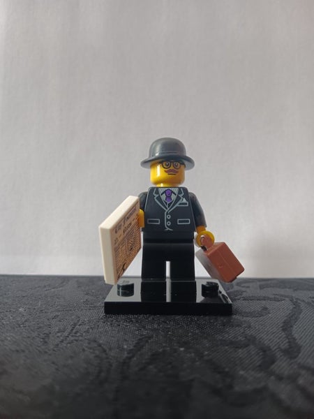 Lego minifigure Businessman series 8 Carousel 1