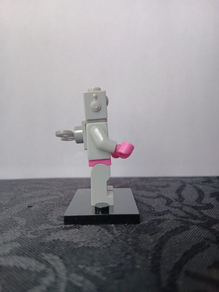 Lego minifigure Lady Robot series 11 Carousel 4