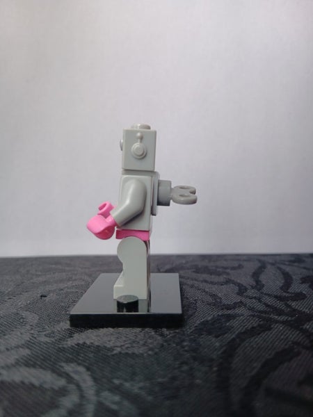 Lego minifigure Lady Robot series 11 Carousel 2