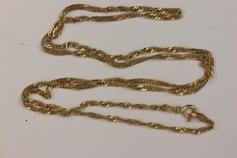 9ct Gold ‘Singapore’ chain Carousel 1