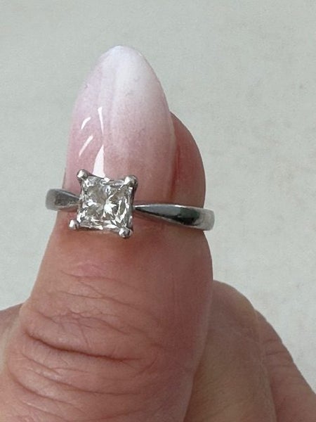 Princess Cut 1.00 Carat Diamond Solitaire Set in Platinum Carousel 2