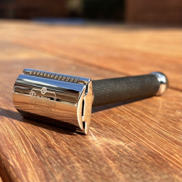 Double Edge Safety Razor Black Brass Carousel 1