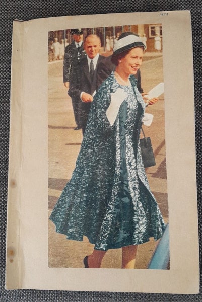 QUEEN Elizabeth Scrapbook {1959 +} #2 RARE Carousel 1