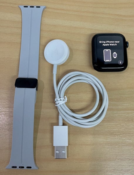 Apple Watch SE Gen 2 44 MM - Midnight Aluminum 100% Battery Health Carousel 9