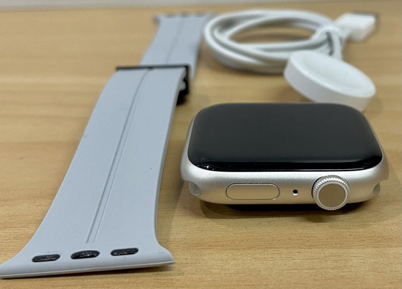 Apple Watch Series 9 GPS 45mm - Starlight Aluminum 100% Battery Health Carousel 1