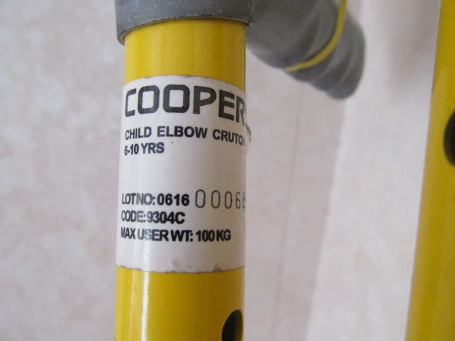 CRUTCHES> CHILDS ELBOW CRUTCH Size 6-10 years Carousel 2