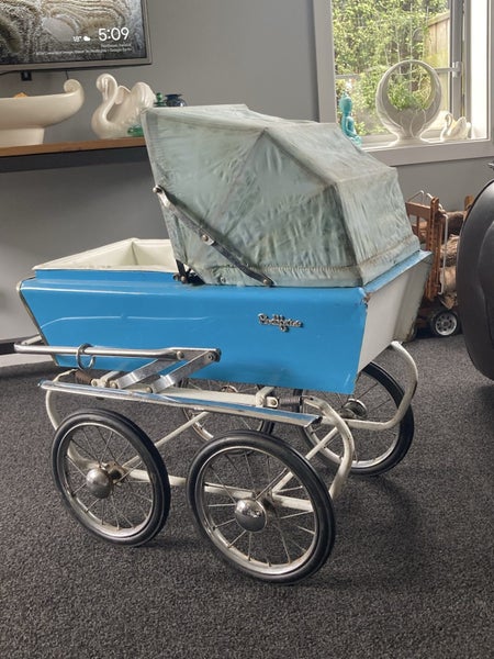Rare Blue Pedigree Doll Calypso Cyclops? Pram or Stroller Carousel 20