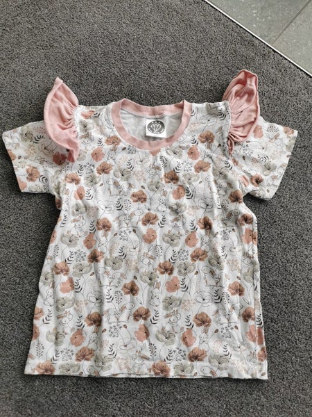Flutter sleeve bunny top - size 6 Carousel 1