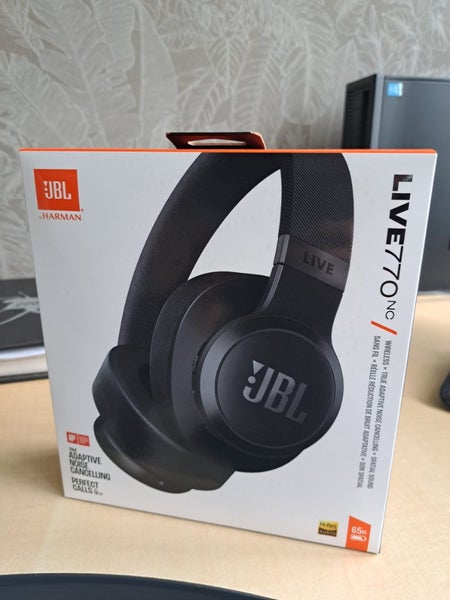 *Brand new* JBL live 700nc headphoness Carousel 1