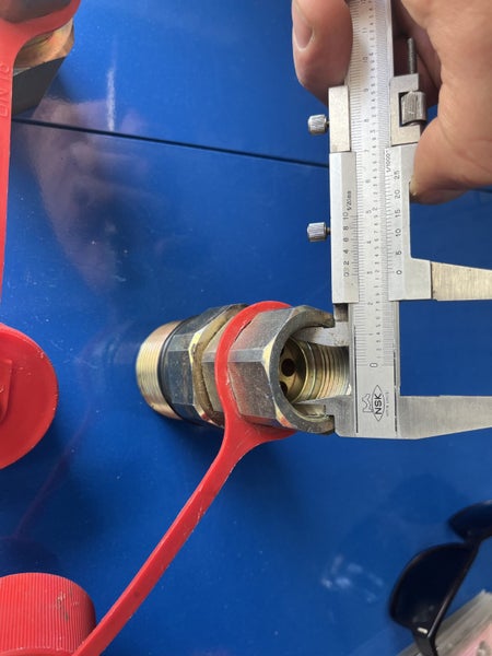 Hydraulic Quick Connector pair 3/4 Carousel 1