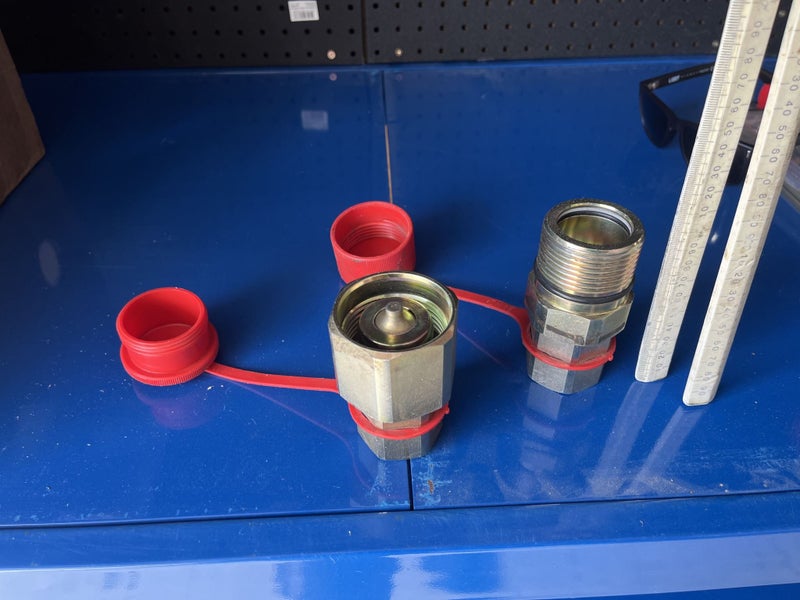 Hydraulic Quick Connector pair 3/4 Carousel 5