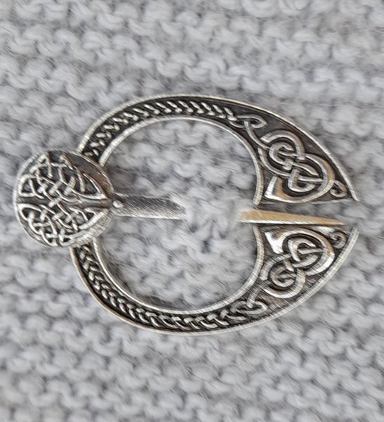 CELTIC DESIGNED BROOCH Carousel 3