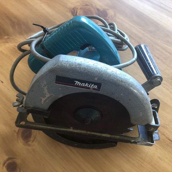 Makita 5800nb Skill Saw Carousel 1
