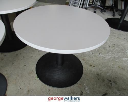 PR5528 - White Round Table Carousel 1
