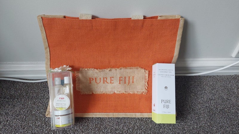 Pure Fiji Gift set, Body oil and Beach bag set Carousel 1
