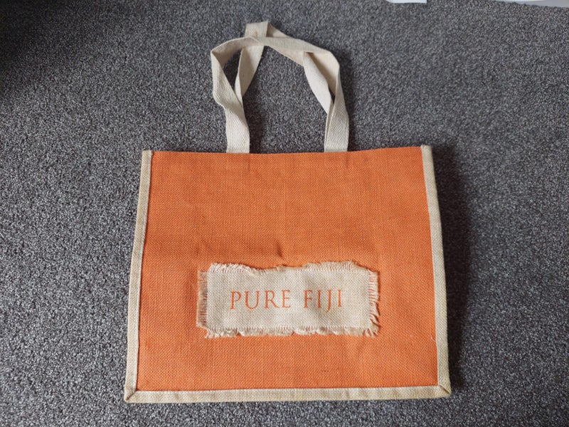 Pure Fiji Gift set, Body oil and Beach bag set Carousel 4