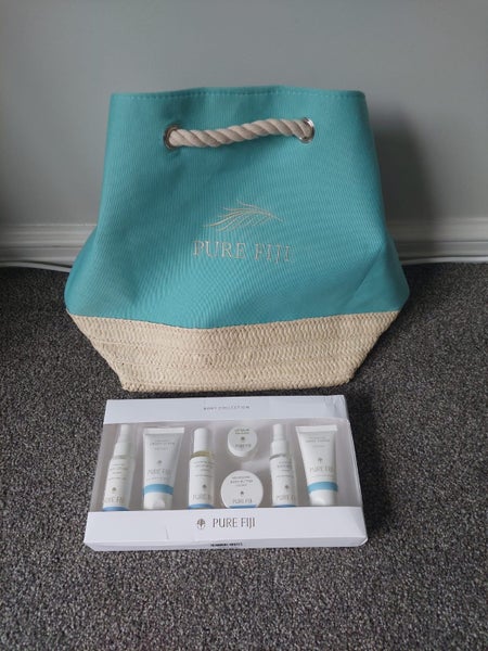 Pure Fiji Beach bag and 7 piece Coconut gift pack + Sky High Mascara Carousel 1