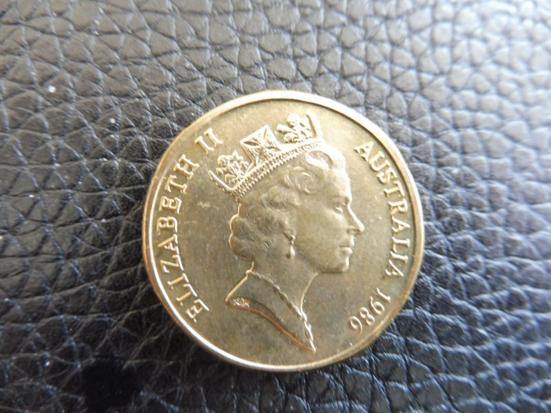 AUSTRALIA 1986 YEAR OF PEACE $1 MINT UNC COIN FROM A ROLL Carousel 2