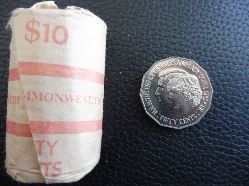 AUSTRALIA 198I ROYAL VISIT CHARLES & DIANA 50c MINT UNC COINS FROM A FULL ROLL Carousel 1
