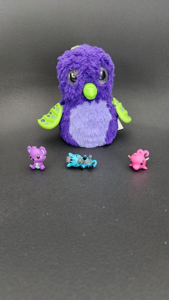 Hatchimal large plus 3x hatchimal mini figurines Carousel 1