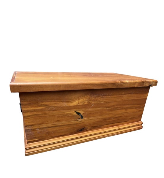 Beautiful solid rimu blanket box- FULLY RESTORED Carousel 1
