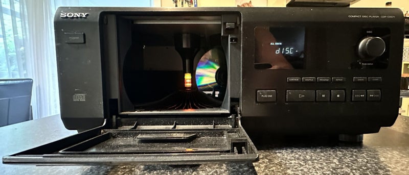 51 Disk CD Player Sony CDP-CX571 Carousel 2