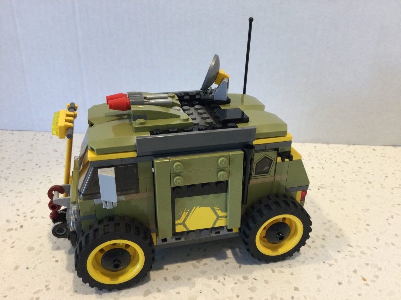Lego 79115 Teenage Mutant Ninja Turtles, Turtle Van Takedown Carousel 1