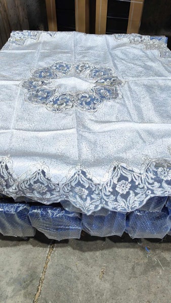 Round Table Cloth 180cm Carousel 1