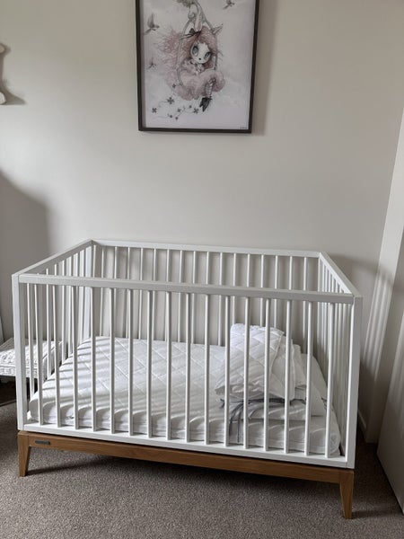Leander Luna cot-mattress & protector & bumper RRP $2250 Carousel 1