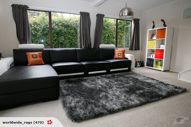 Silk Black/White rug 2.3x1.6m Carousel 2