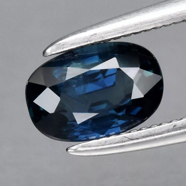 0.89carat 6.5x4.5mm Oval Greenish Blue Sapphire Gemstone Tanzania, low start. Carousel 1