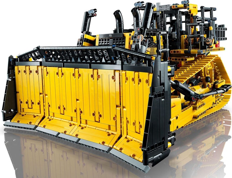 Lego Technic 42131 Cat D11 Bulldozer Carousel 2